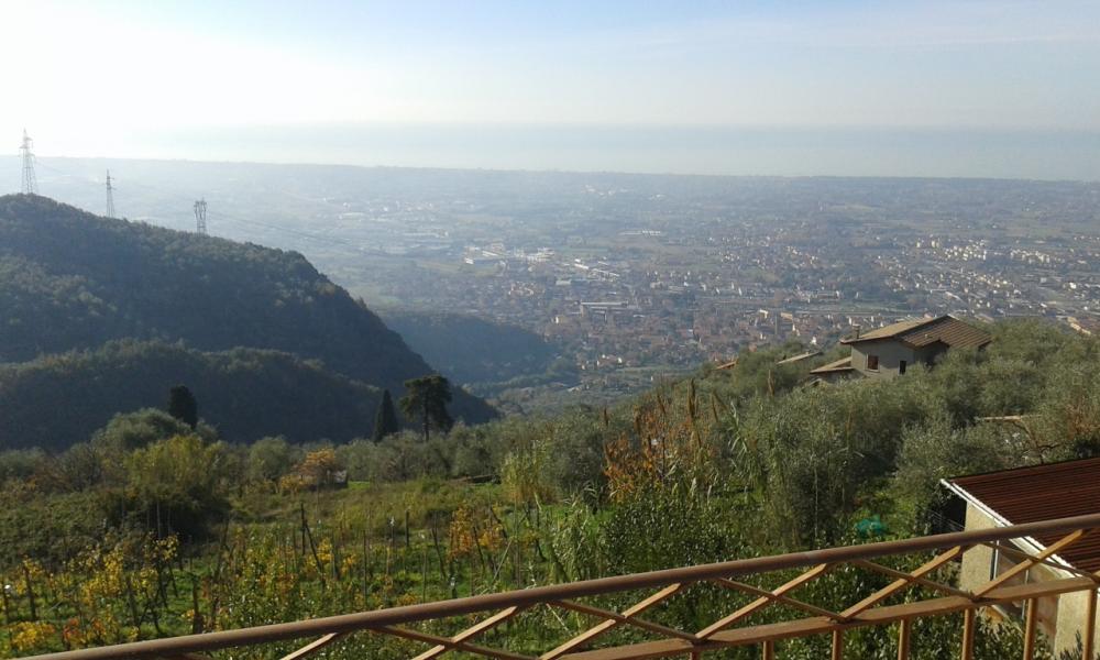 casa indipendente in affitto a Pietrasanta in zona Capezzano Monte