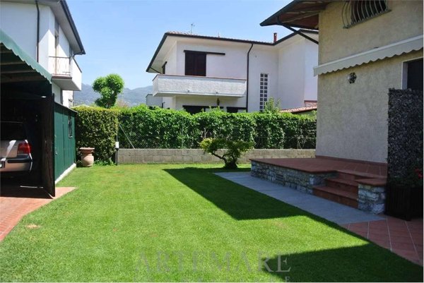 casa indipendente in affitto a Pietrasanta in zona Marina di Pietrasanta