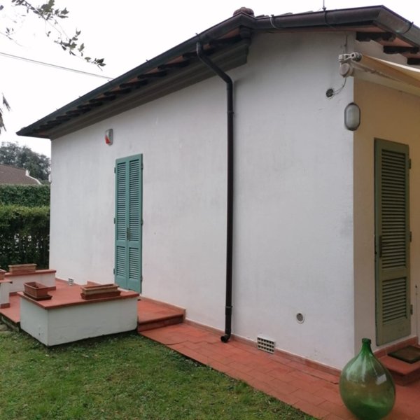 casa indipendente in affitto a Pietrasanta in zona Fiumetto