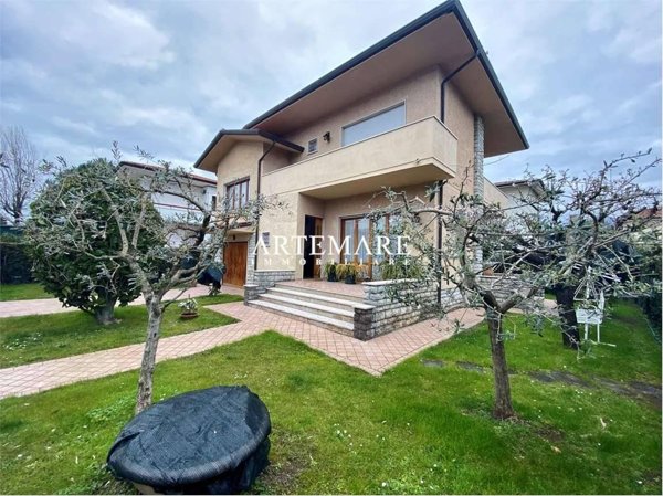 casa indipendente in affitto a Pietrasanta in zona Marina di Pietrasanta