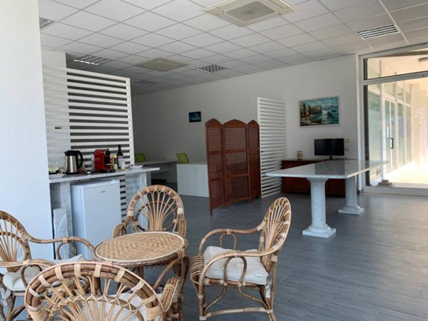 ufficio in affitto a Pietrasanta in zona Marina di Pietrasanta