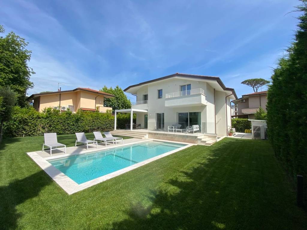 casa indipendente in affitto a Pietrasanta in zona Fiumetto