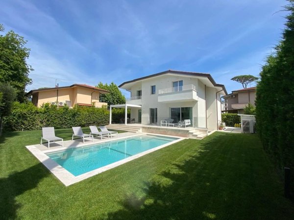 casa indipendente in affitto a Pietrasanta in zona Fiumetto