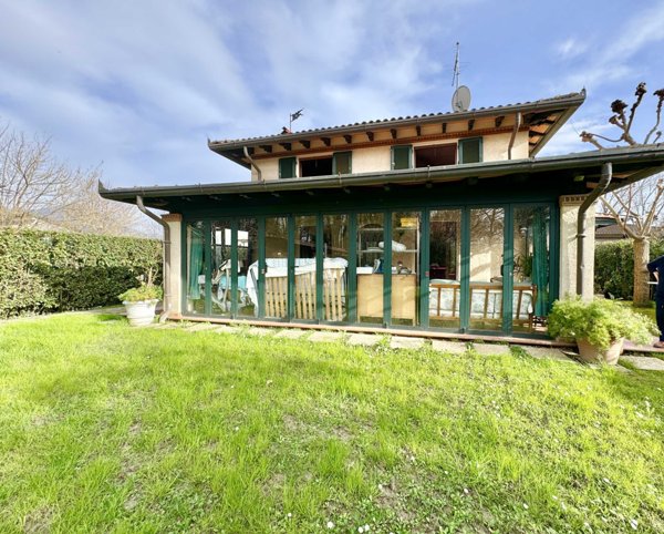 casa indipendente in affitto a Pietrasanta in zona Fiumetto