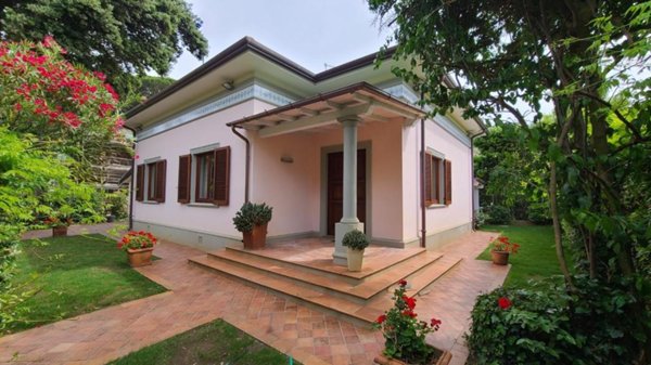 casa indipendente in affitto a Pietrasanta in zona Focette