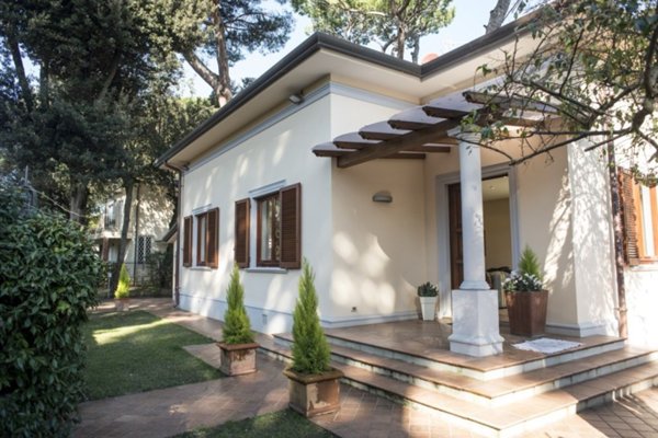 casa indipendente in affitto a Pietrasanta in zona Focette