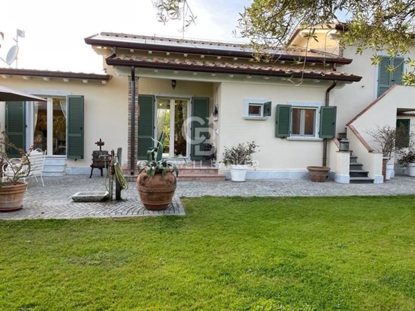 casa indipendente in affitto a Pietrasanta