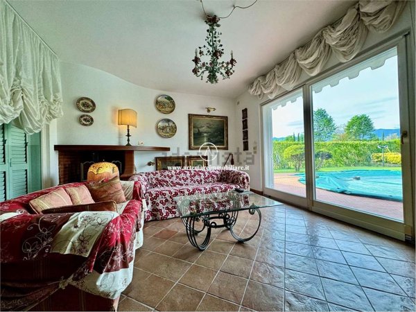 casa indipendente in affitto a Pietrasanta in zona Tonfano