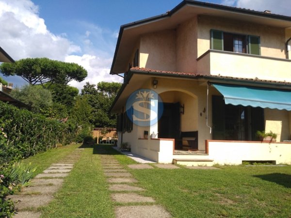 casa indipendente in affitto a Pietrasanta in zona Focette