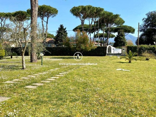casa indipendente in affitto a Pietrasanta in zona Marina di Pietrasanta