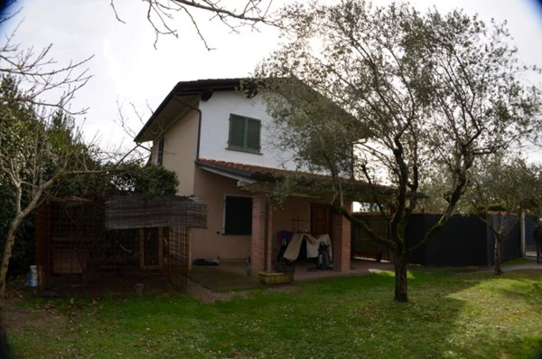 casa indipendente in affitto a Pietrasanta in zona Tonfano