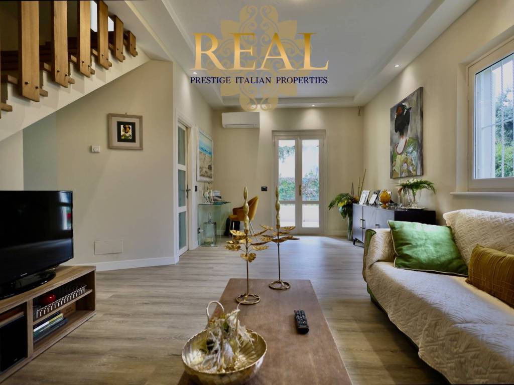 casa indipendente in affitto a Pietrasanta in zona Marina di Pietrasanta