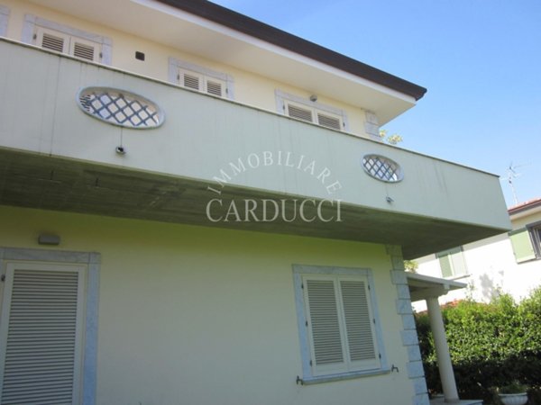 casa indipendente in affitto a Pietrasanta in zona Marina di Pietrasanta