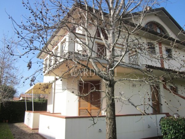 casa indipendente in affitto a Pietrasanta in zona Fiumetto