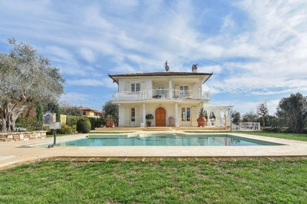 casa indipendente in affitto a Pietrasanta