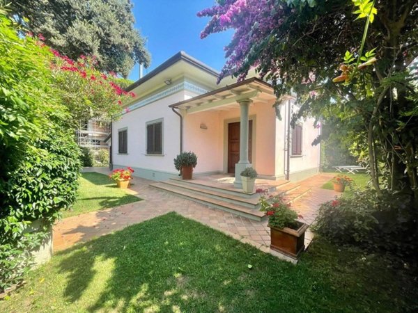 casa indipendente in affitto a Pietrasanta