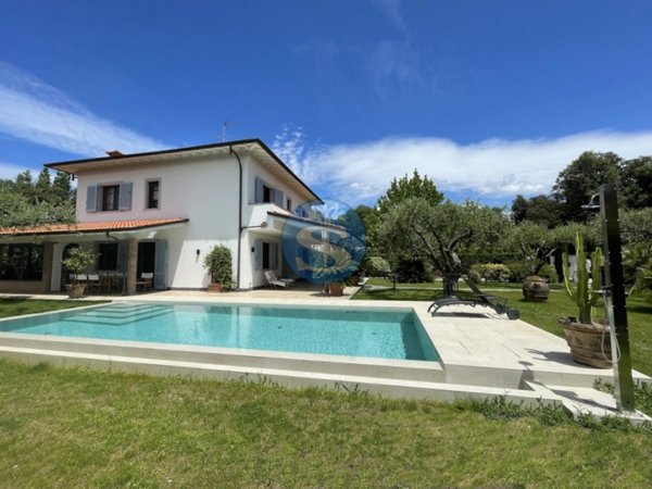 casa indipendente in affitto a Pietrasanta in zona Marina di Pietrasanta