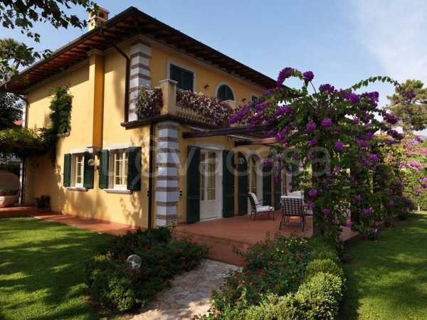 casa indipendente in affitto a Pietrasanta in zona Marina di Pietrasanta