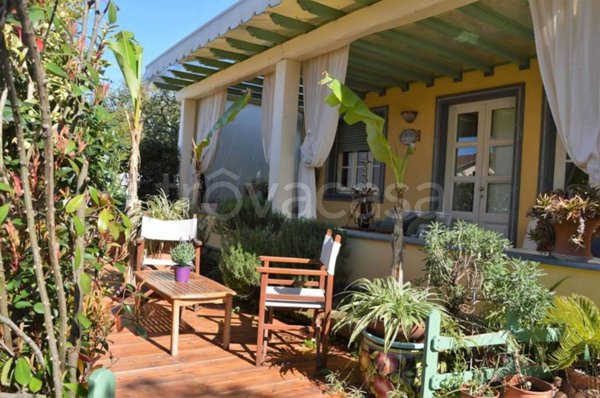 casa indipendente in affitto a Pietrasanta in zona Fiumetto