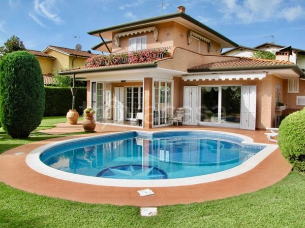 casa indipendente in affitto a Pietrasanta in zona Fiumetto