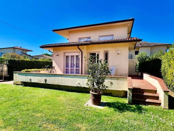 casa indipendente in affitto a Pietrasanta in zona Fiumetto