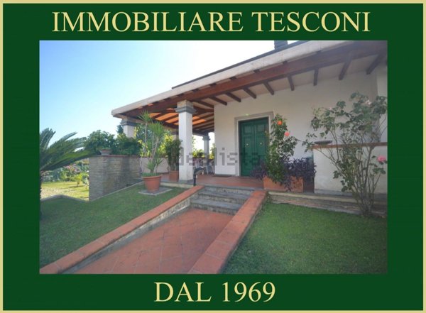 casa indipendente in affitto a Pietrasanta in zona Fiumetto