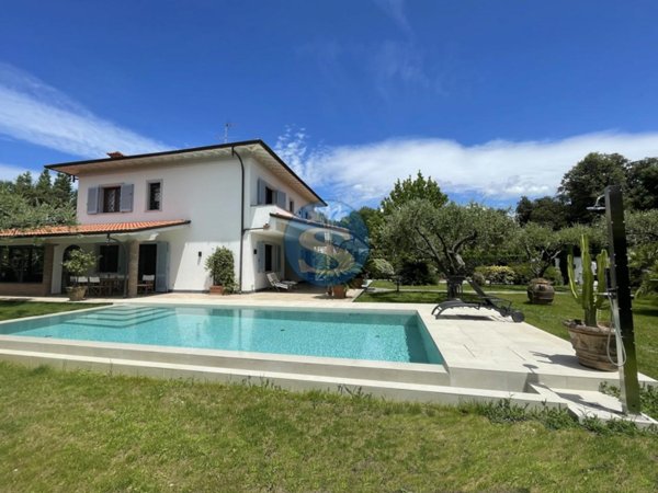 casa indipendente in affitto a Pietrasanta in zona Marina di Pietrasanta
