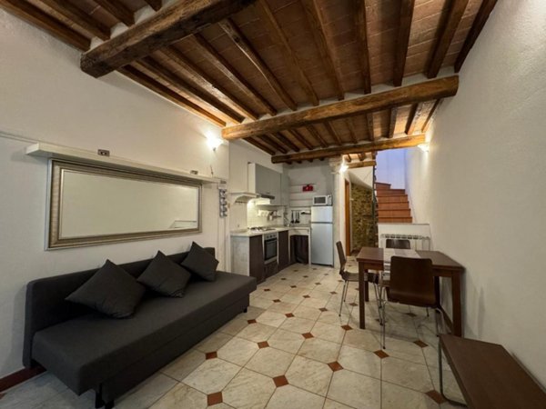 intera palazzina in affitto a Pietrasanta