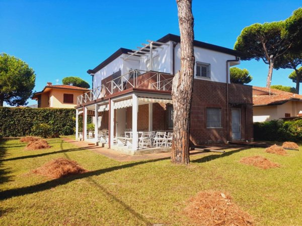 casa indipendente in affitto a Pietrasanta in zona Marina di Pietrasanta