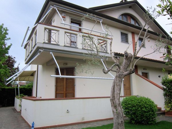 casa indipendente in affitto a Pietrasanta in zona Fiumetto