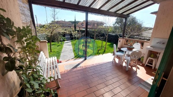 casa indipendente in affitto a Pietrasanta in zona Marina di Pietrasanta