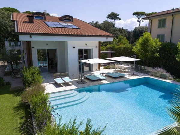 casa indipendente in affitto a Pietrasanta in zona Marina di Pietrasanta