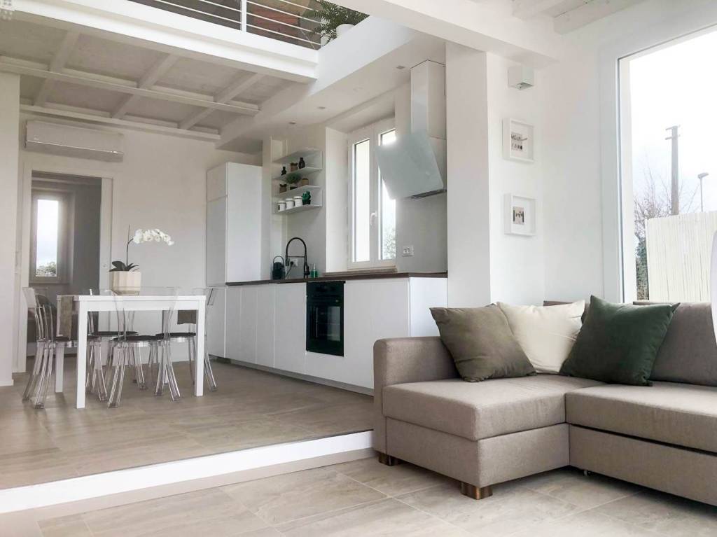 casa indipendente in affitto a Pietrasanta in zona Tonfano