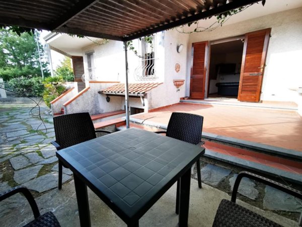 casa indipendente in affitto a Pietrasanta in zona Fiumetto