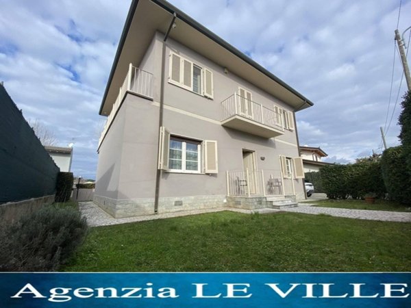 appartamento in affitto a Pietrasanta in zona Marina di Pietrasanta