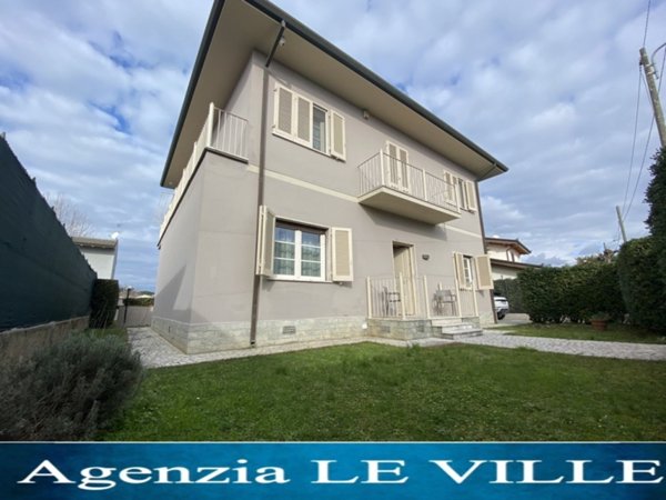 appartamento in affitto a Pietrasanta in zona Marina di Pietrasanta