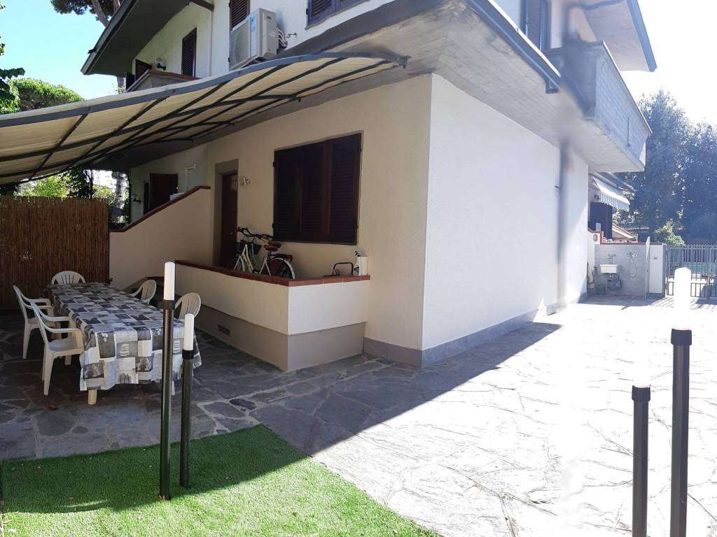 casa indipendente in affitto a Pietrasanta in zona Fiumetto