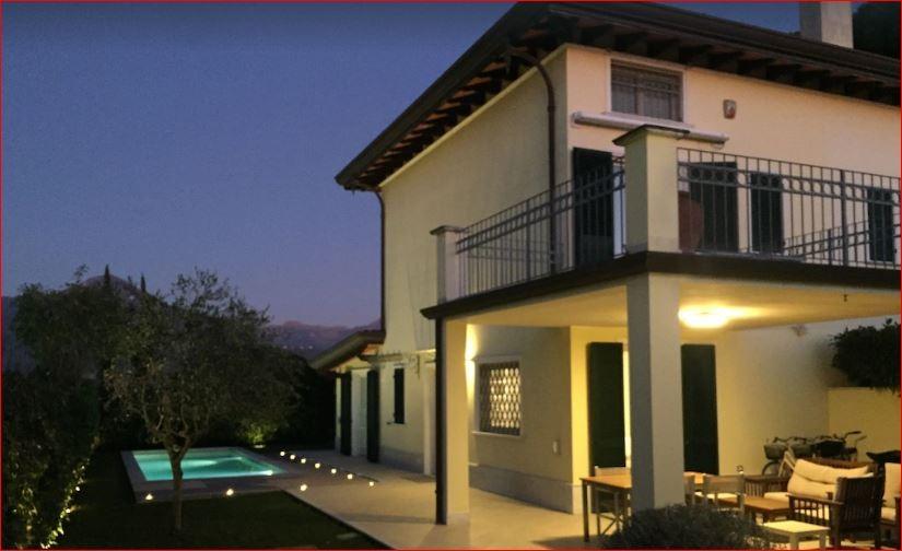 casa indipendente in affitto a Pietrasanta in zona Tonfano
