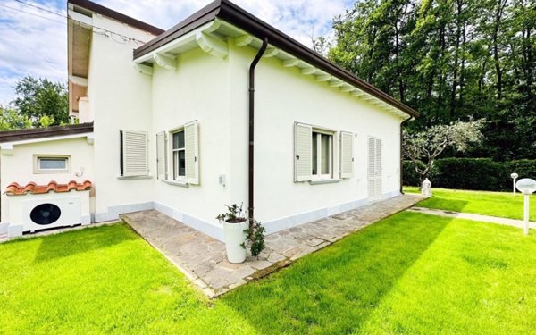 casa indipendente in affitto a Pietrasanta in zona Marina di Pietrasanta