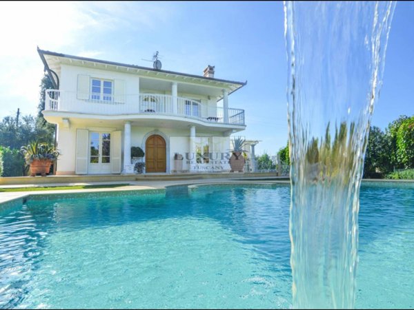 casa indipendente in affitto a Pietrasanta in zona Crociale