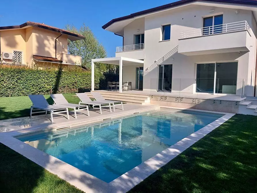 casa indipendente in affitto a Pietrasanta in zona Fiumetto