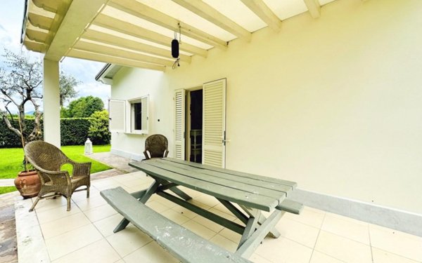 casa indipendente in affitto a Pietrasanta in zona Marina di Pietrasanta