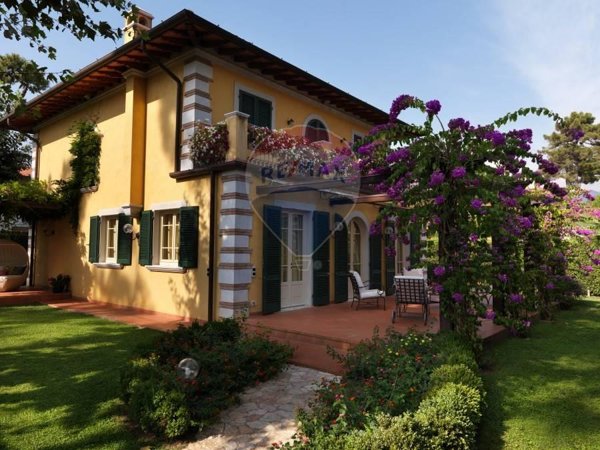casa indipendente in affitto a Pietrasanta in zona Marina di Pietrasanta
