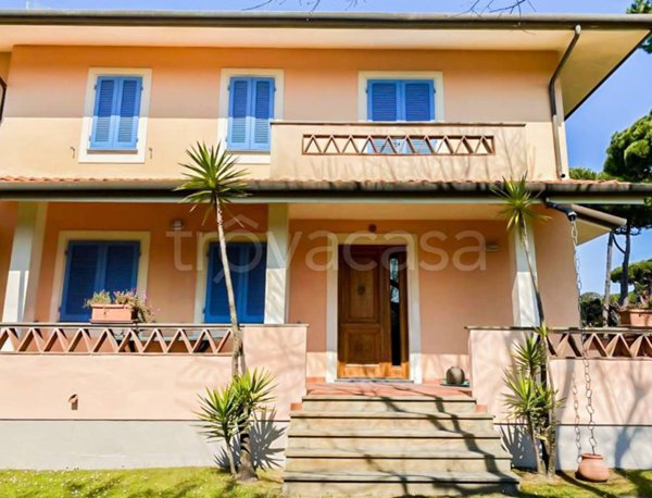casa indipendente in affitto a Pietrasanta in zona Tonfano