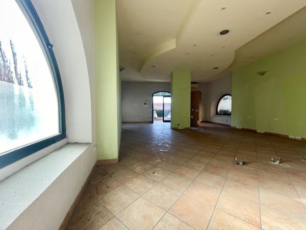 negozio in affitto a Pietrasanta
