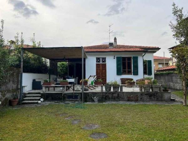 casa indipendente in affitto a Pietrasanta