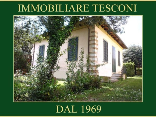 casa indipendente in affitto a Pietrasanta in zona Fiumetto