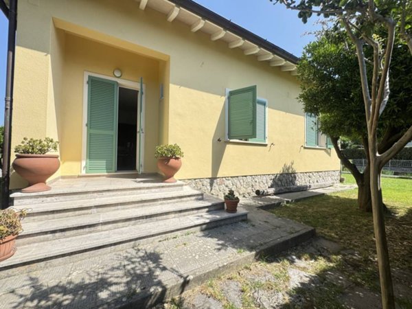 casa indipendente in affitto a Pietrasanta