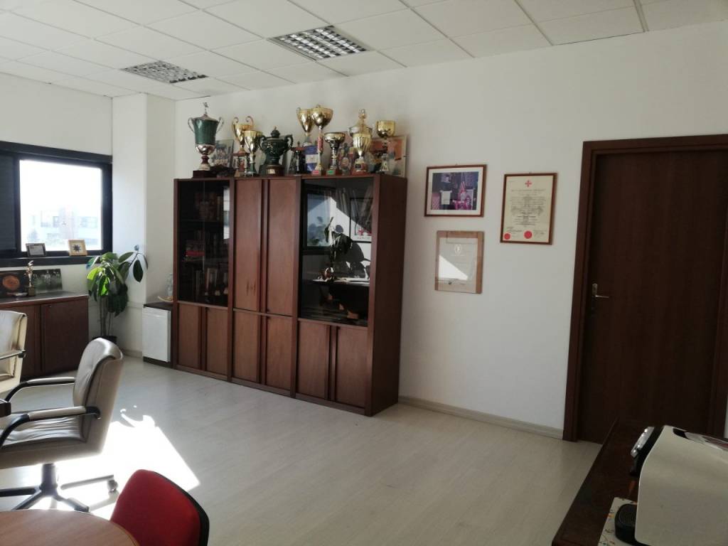 locale commerciale in affitto a Pietrasanta