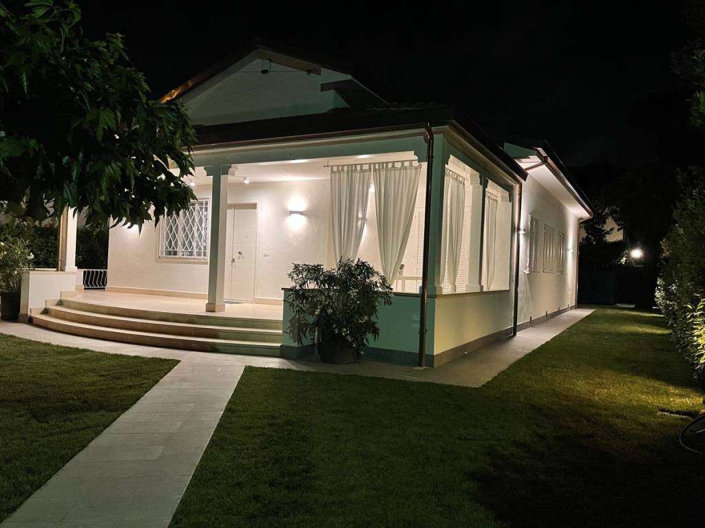 casa indipendente in affitto a Pietrasanta in zona Focette